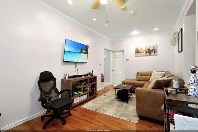 property at 963-965-965 JFK Blvd E