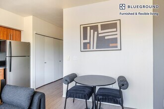 4302 7th Ave NE in Seattle, WA - Foto de edificio - Building Photo