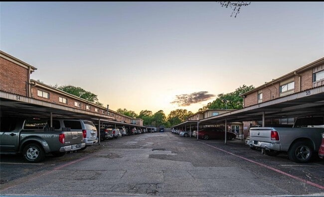 8110 Albacore Dr in Houston, TX - Foto de edificio - Building Photo