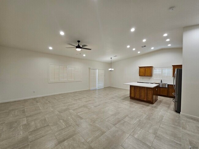 10227 E 33rd Pl in Yuma, AZ - Building Photo - Building Photo