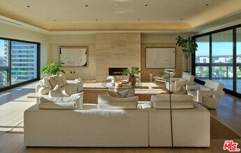 10445 Wilshire Blvd in Los Angeles, CA - Foto de edificio - Building Photo