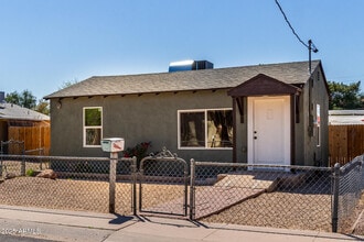 1424 S Bonarden Ln in Tempe, AZ - Building Photo - Building Photo