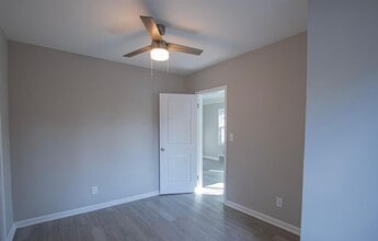 20860 Glen Lodge Rd in Ferndale, MI - Building Photo - Building Photo