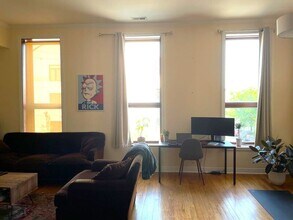 932 N Noble St in Chicago, IL - Building Photo - Building Photo