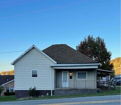 8193 Cost Ave in Stonewood, WV - Building Photo