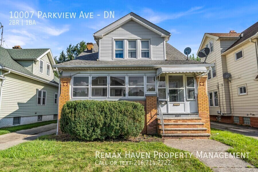 10007 Parkview Ave in Garfield Heights, OH - Building Photo