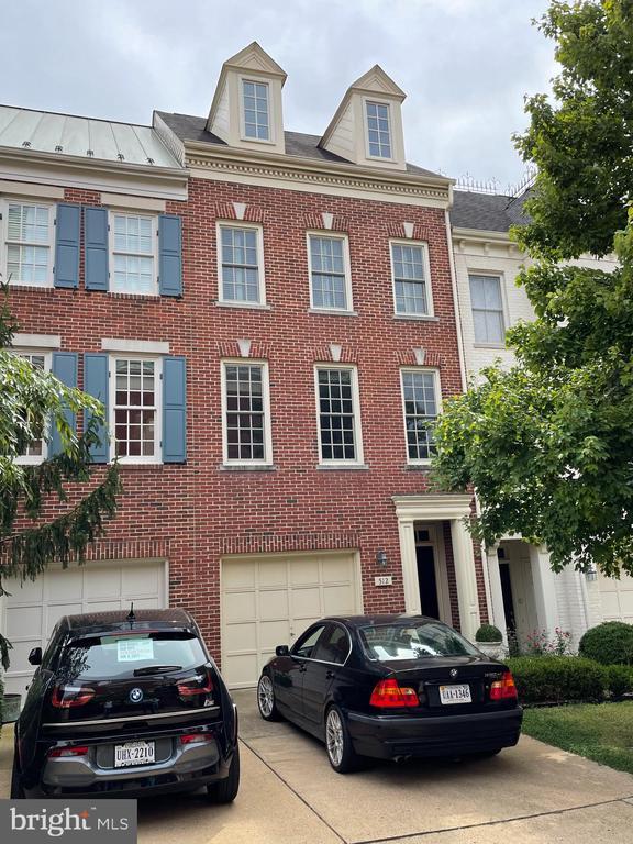 512 Bellvue Pl in Alexandria, VA - Building Photo - Building Photo