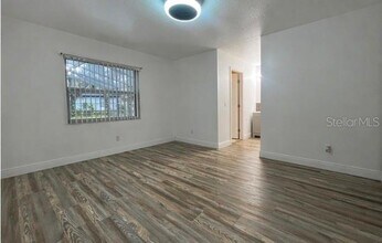 2430 Sable Dr in Kissimmee, FL - Building Photo - Building Photo