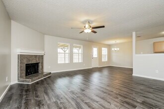 1704 Chesterwood Dr in Rockwall, TX - Foto de edificio - Building Photo