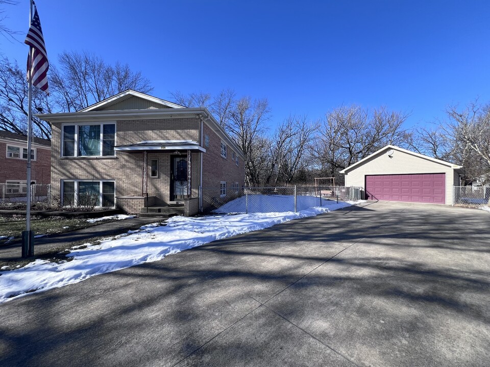 6842 179th Pl in Tinley Park, IL - Building Photo