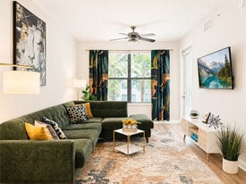 4504 W Spruce St, Unit SI ID1051229P in Tampa, FL - Building Photo
