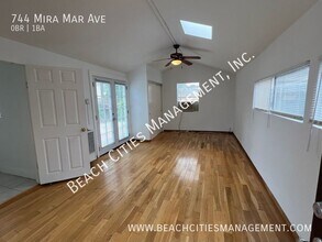 744 Mira Mar Ave in Long Beach, CA - Building Photo - Building Photo