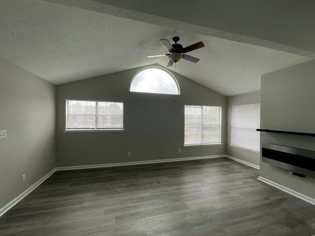 188 Waters Edge Ln in Madison, AL - Foto de edificio - Building Photo
