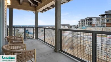 5511 Caprock Smt Dr, Unit 1413 in Bee Cave, TX - Foto de edificio - Building Photo