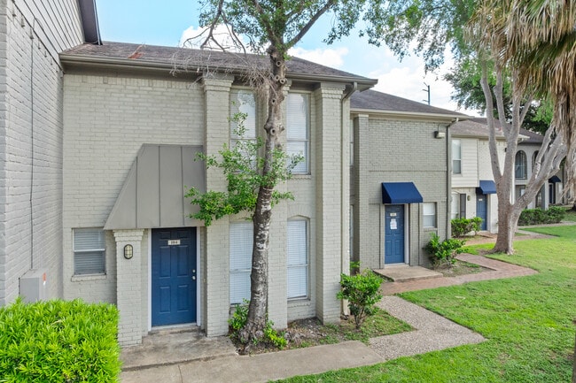 The Ellis Apartments in Houston, TX - Foto de edificio - Building Photo