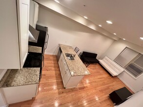 530 N 36th St in Philadelphia, PA - Building Photo - Building Photo