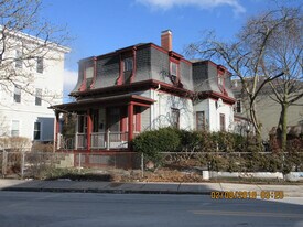 42 Putnam Ave in Cambridge, MA - Building Photo