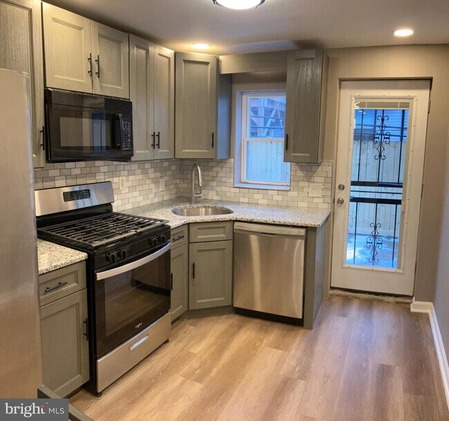 2625 Manton St in Philadelphia, PA - Building Photo - Building Photo