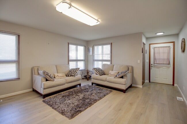 1741 Tufts Ct in Naperville, IL - Building Photo - Building Photo