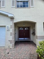 802 King Neptune Ln in Cape Canaveral, FL - Building Photo