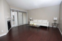 Building Photo - Franklin Plaza Apartments in Los Angeles, California