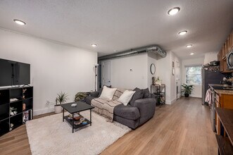 401 S Woodlawn Ave in Bloomington, IN - Foto de edificio - Interior Photo