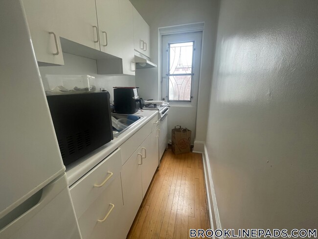 1539 Beacon St in Brookline, MA - Building Photo - Building Photo