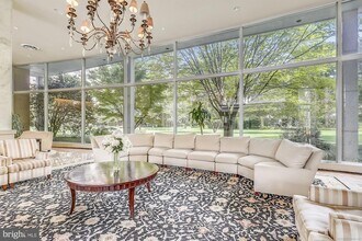 4201 Cathedral Ave NW, Unit 118E in Washington, DC - Building Photo - Building Photo