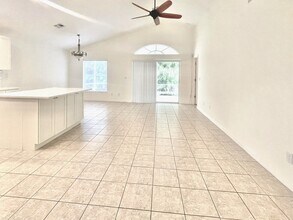 1713 Carriage Brooke Dr in Wellington, FL - Foto de edificio - Building Photo