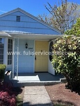 2747 47th Ave SW in Seattle, WA - Building Photo - Building Photo