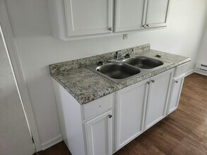 1870 Haldane Rd in Cleveland, OH - Building Photo - Building Photo