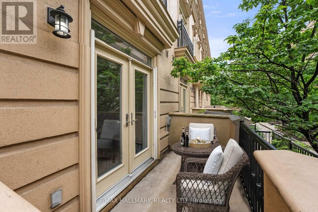 78-78 Carr St in Toronto, ON - Building Photo - Building Photo