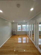 201 45th St, Unit Union City E2 in Union City, NJ - Foto de edificio - Building Photo
