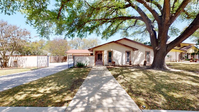 13519 Beltway St in San Antonio, TX - Building Photo - Building Photo