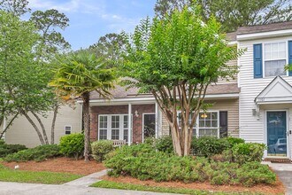 1100 Elm Hall Cir in Summerville, SC - Building Photo - Building Photo