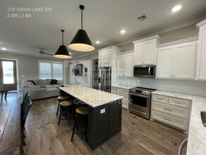 216 Swan Lake in Waco, TX - Building Photo - Building Photo