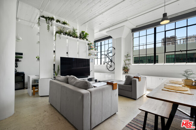 property at 420 San Pedro St