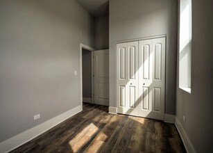 2115 S Wood St in Chicago, IL - Building Photo - Building Photo