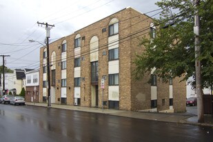 465 Revere St Apartments