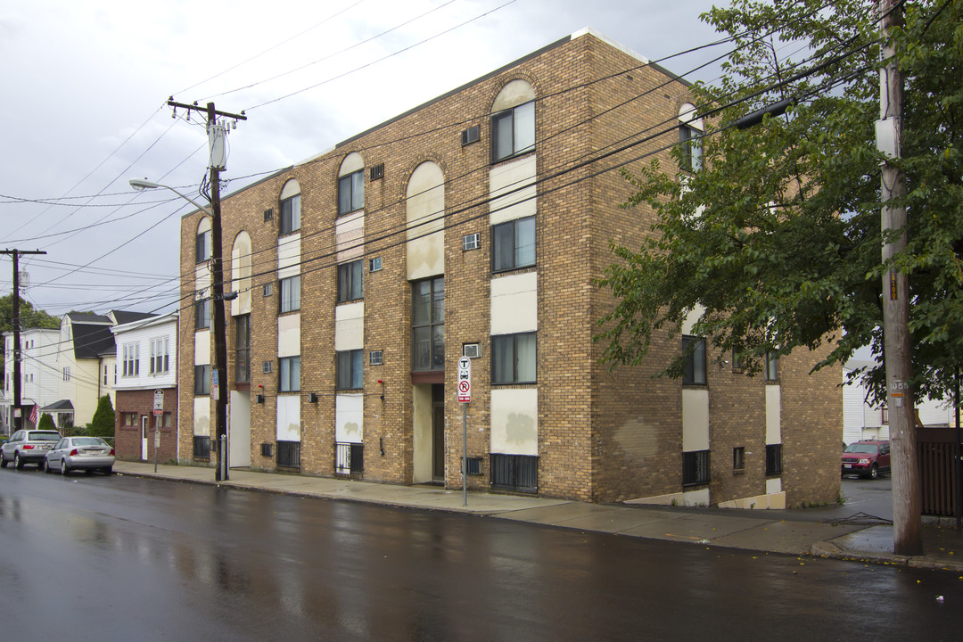 465 Revere St in Revere, MA - Foto de edificio