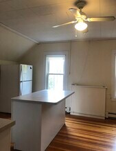 20 Howard St in Waltham, MA - Building Photo - Building Photo