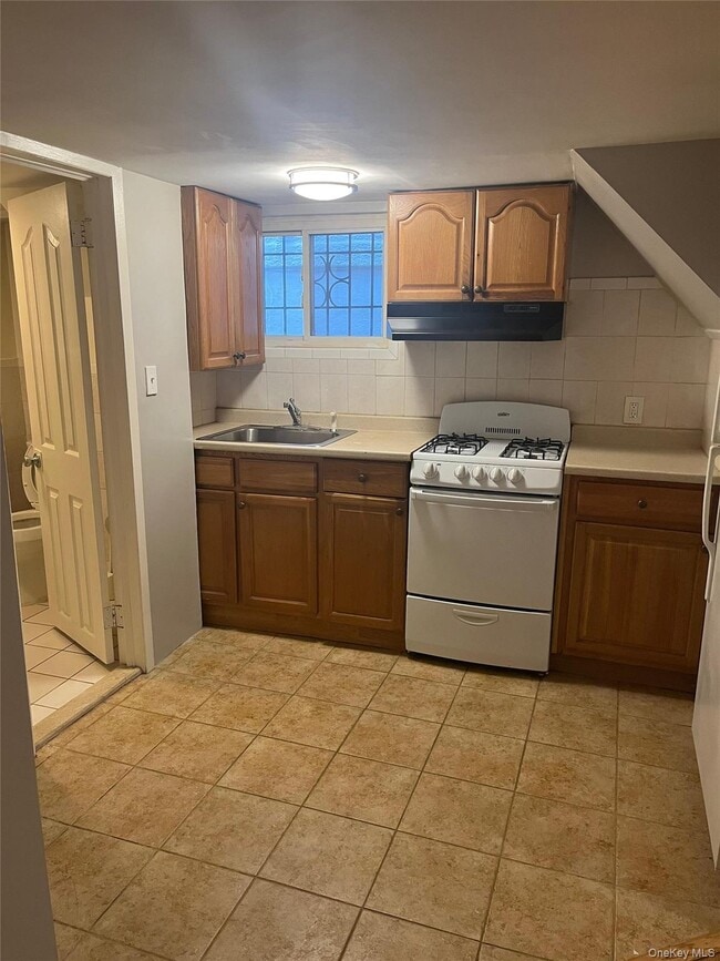 property at 1810 Edenwald Ave