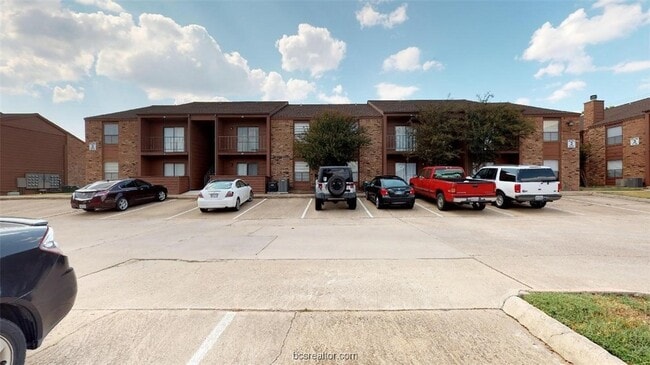 property at 904 University Oaks Blvd