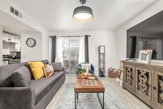 2360 SW Archer Rd in Gainesville, FL - Foto de edificio - Building Photo