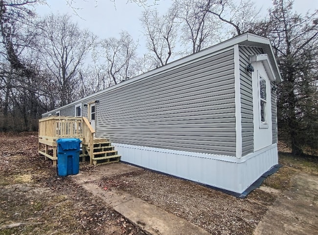 100 Deerwood Park in Centralia, IL - Building Photo - Building Photo