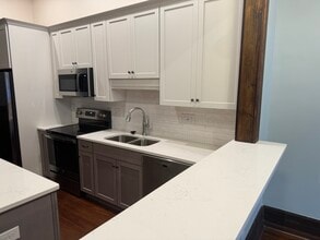 133 S Main St, Unit 203 in Salisbury, NC - Foto de edificio - Building Photo
