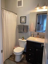 623 S Lucas St, Unit 625 in Iowa City, IA - Building Photo - Building Photo