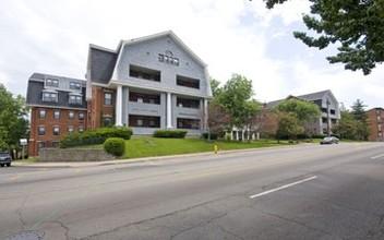 Haddon Hall Apartments in Cincinnati, OH - Foto de edificio - Building Photo