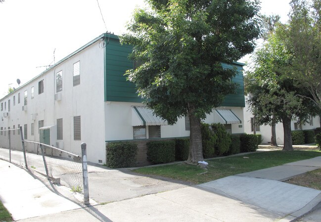 5824-5828 Whitsett Ave in North Hollywood, CA - Building Photo - Building Photo