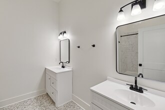 1133 E Henry St in Savannah, GA - Building Photo - Building Photo
